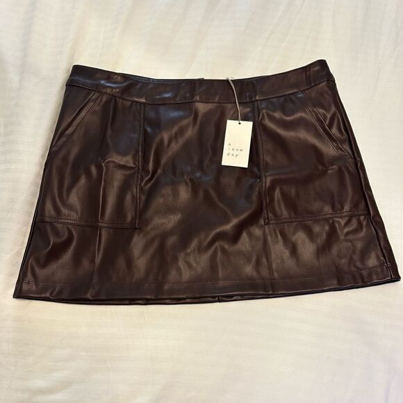 A New Day Brown Women's Mini Faux Leather Skirt Large - Picture 2 of 6